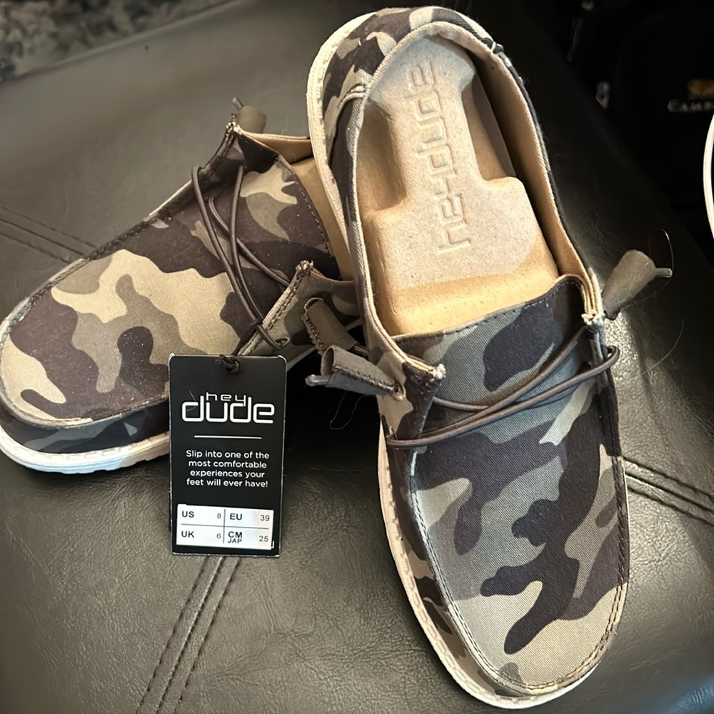 NWT Hey Dude camo shoes